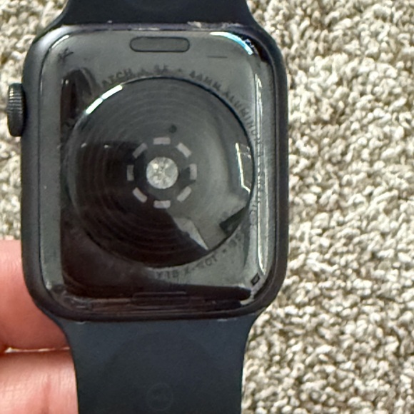 Apple Watch 44mm Aluminum - Picture 2 of 2